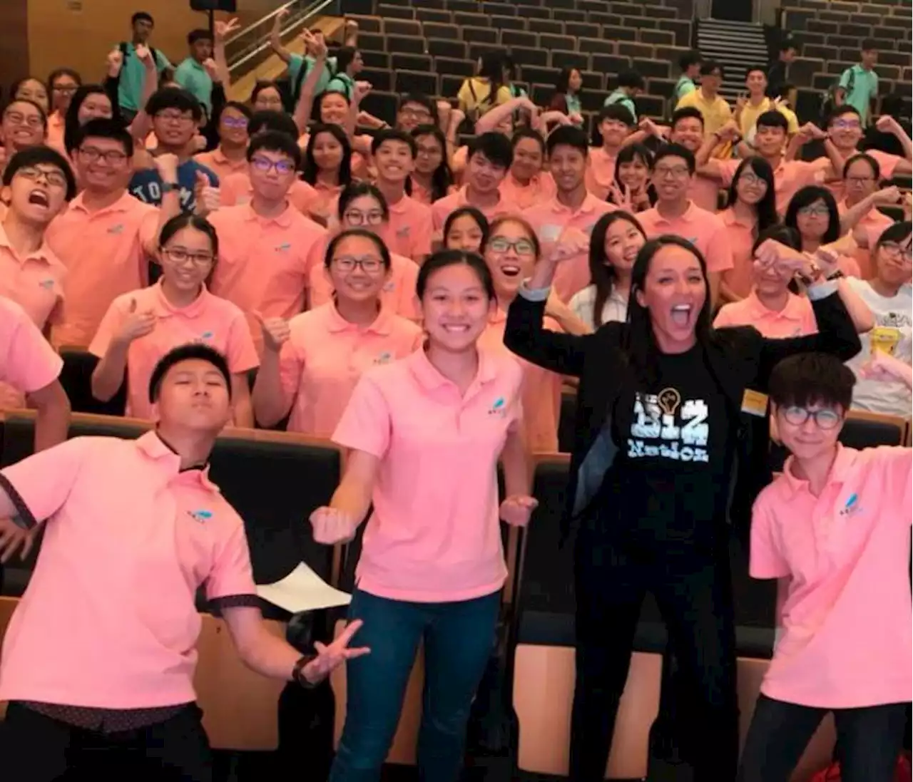 Colegio de Cartagena conecta a estudiantes con grandes empresas del mundo