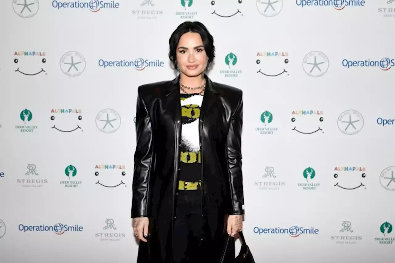 Demi Lovato Says She’s ‘In A Really Good Place’ Right Now, Declares Love For Emo