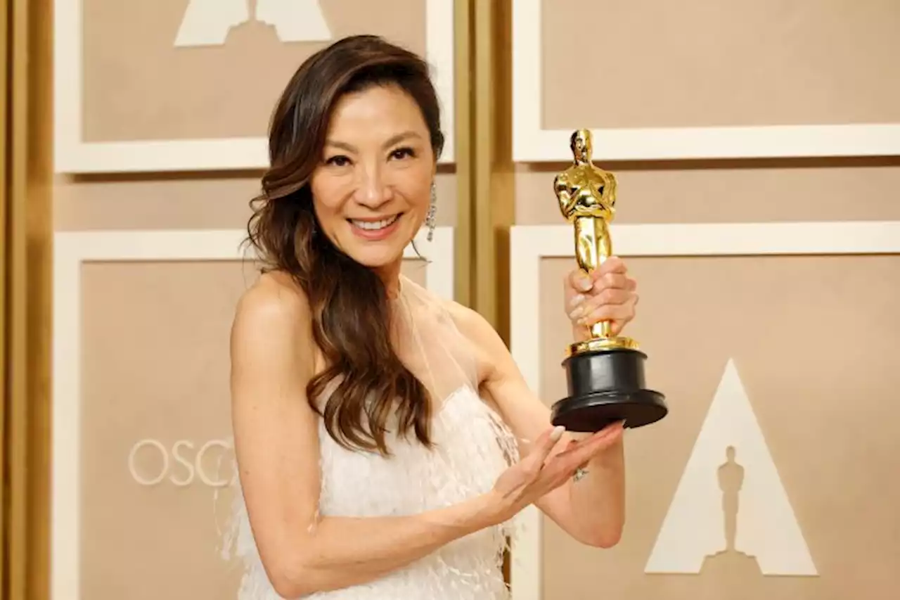 Michelle Yeoh Takes Oscar Trophy To Her Father’s Grave In Malaysia: ‘Wouldn’t Be Here Without My Parents Support’