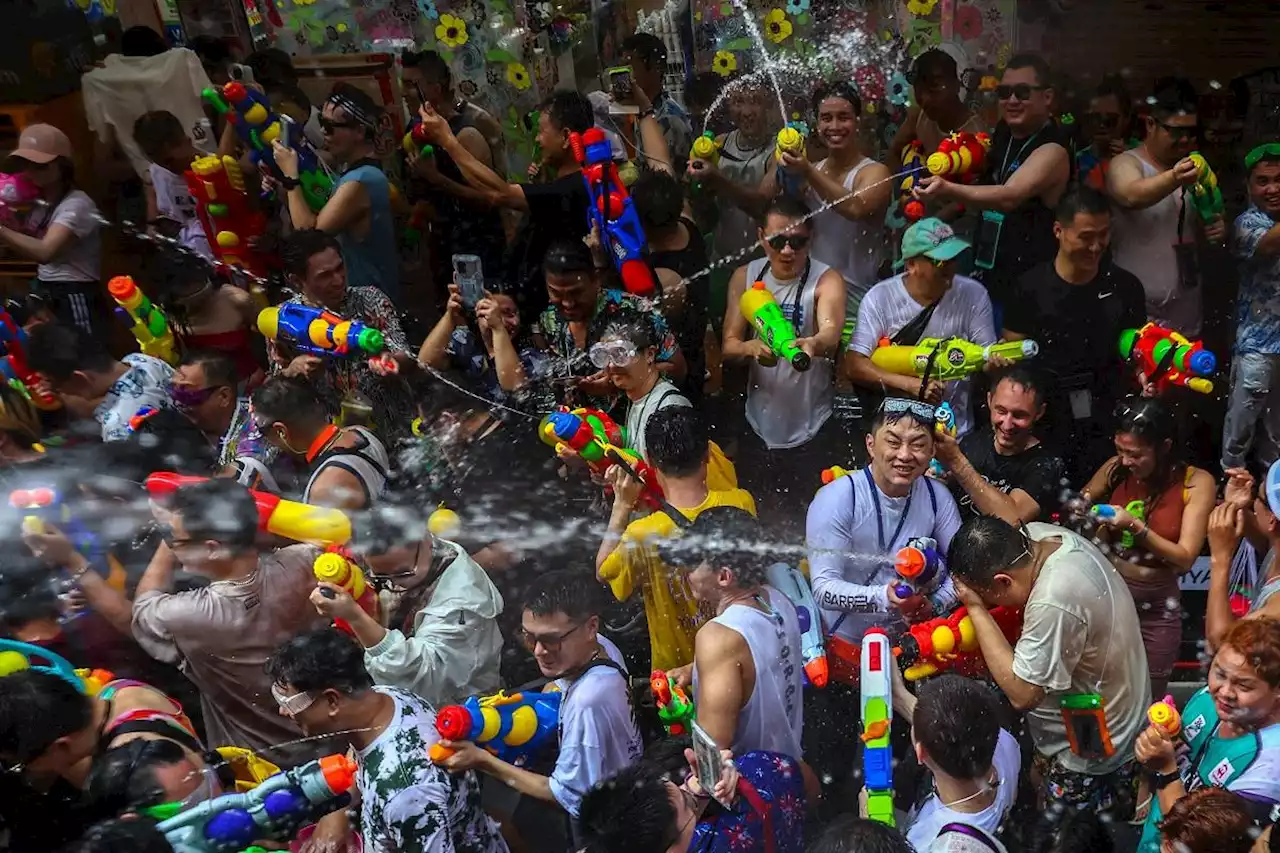 New year revelry returns to Thai streets as tourism rebounds