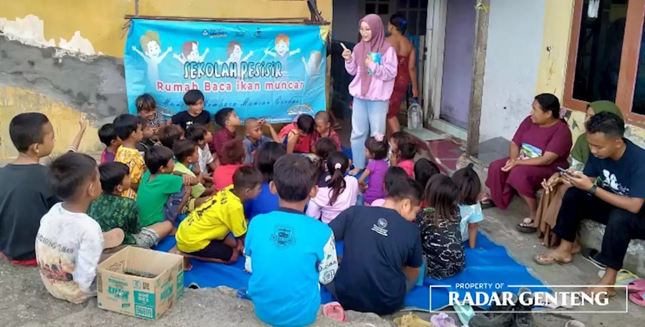 Tunggu Waktu Berbuka, Anak-anak Nelayan Diajak Baca Buku