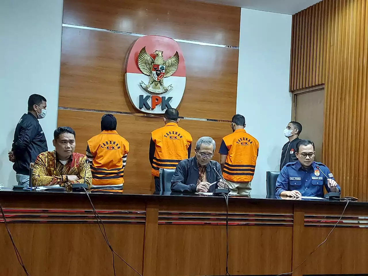 KPK Periksa 12 Pejabat Pemkab Meranti Setelah OTT Muhammad Adil, Ini Daftarnya