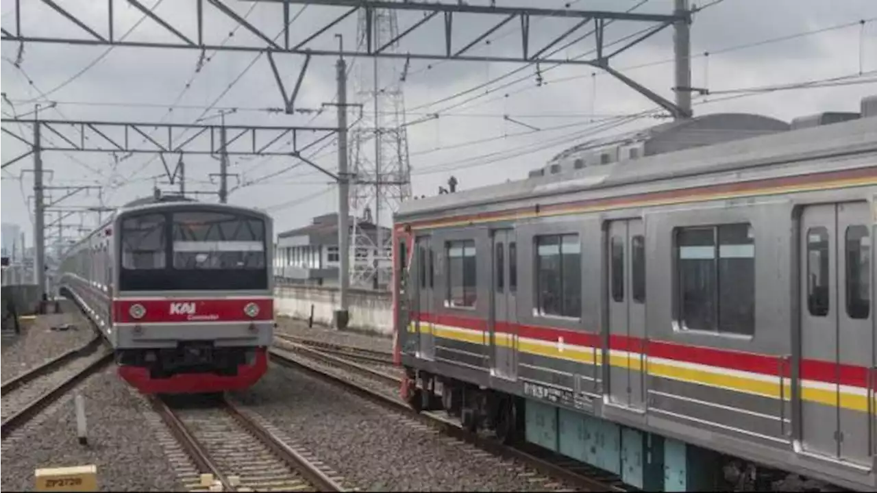 Perjalanan Kereta Commuter Line Tertunda karena Perbaikan KA Bandara di Manggarai