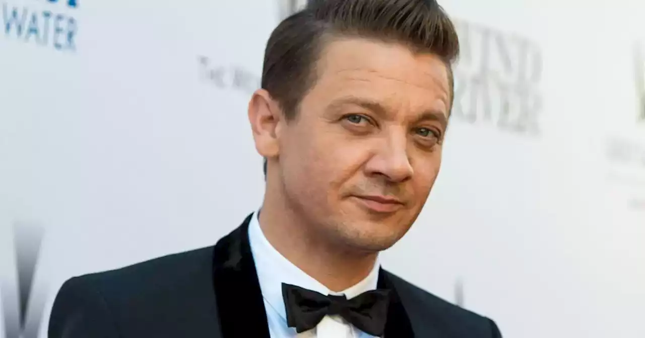 Jeremy Renner reapareció tras accidente en el que casi muere: fue recibido como todo un Vegador