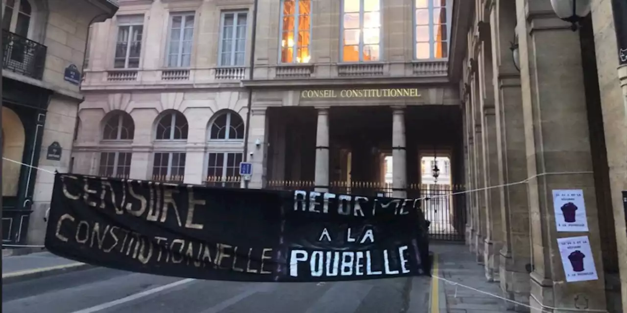 Grève du 13 avril : le Conseil constitutionnel bloqué par des manifestants