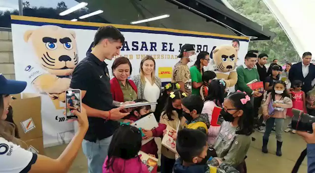 Con Dinenno de embajador, Pumas hace campaña de donación de libros