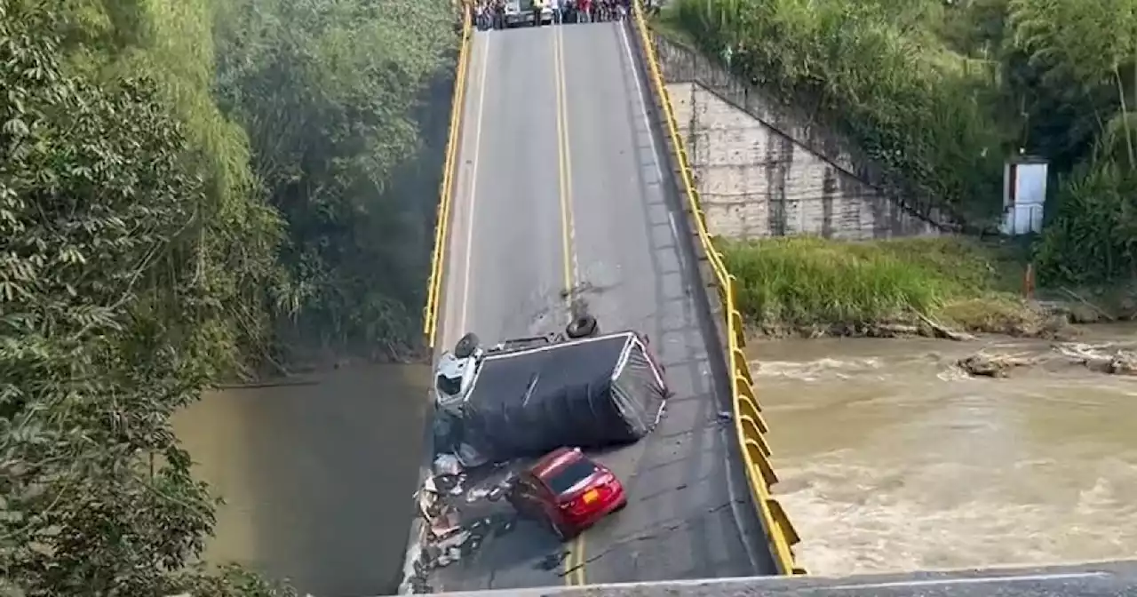 Colapsó puente vehicular sobre río La Vieja que une al Quindío y Valle del Cauca