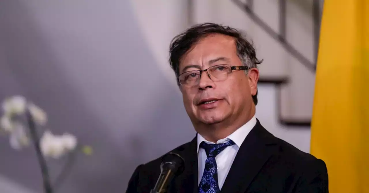 Gustavo Petro anunció una investigación tras el desplome del puente sobre el río La Vieja