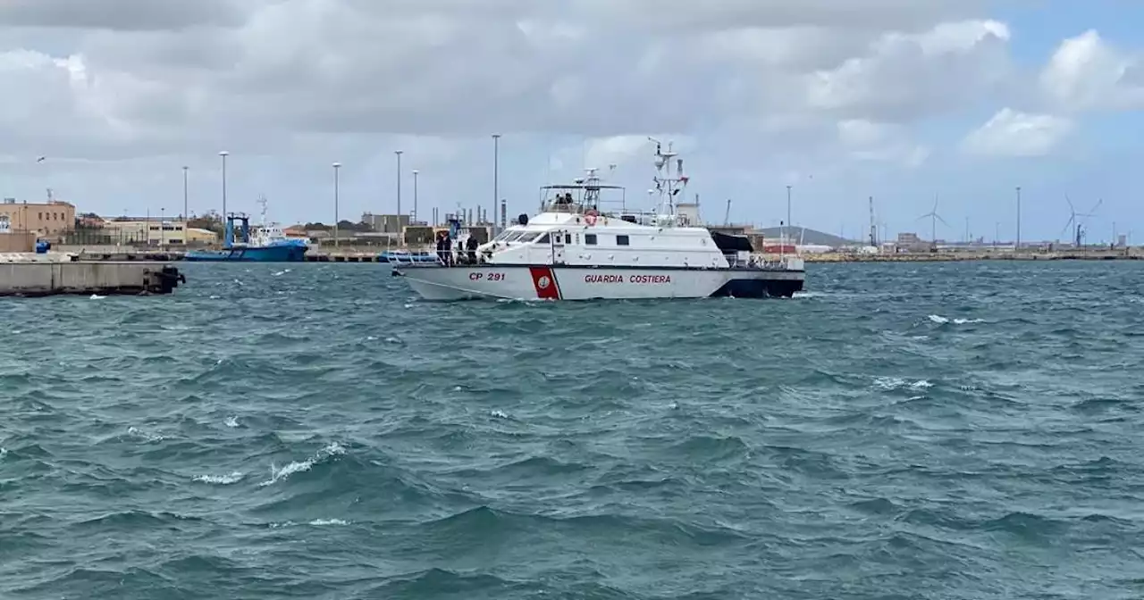 Sassari: trovato vivo uno dei due sub dispersi da ieri sera al largo dell'Asinara