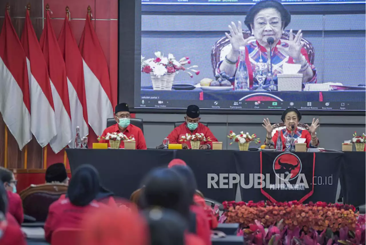 Megawati Kumpulkan Anggota Fraksi PDIP, Ungkit Capres |Republika Online