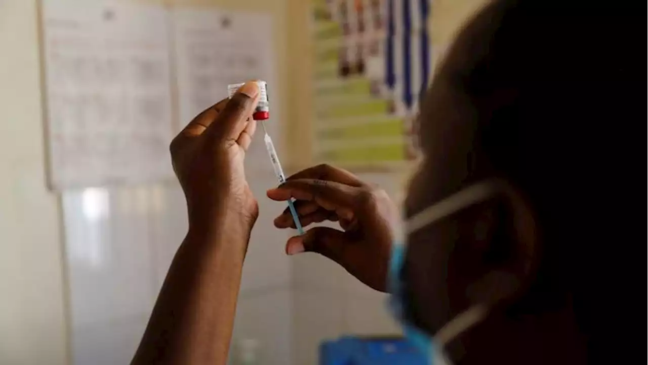 Ghana first to approve Oxford's malaria vaccine - SABC News