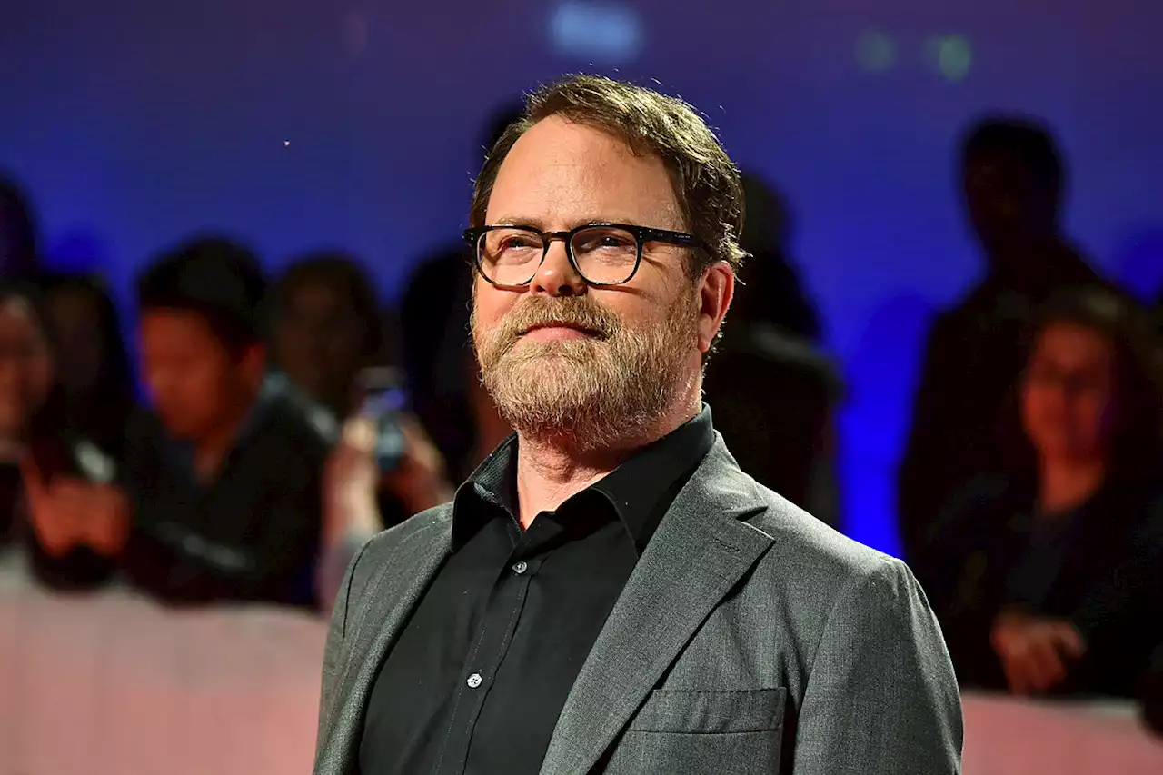 Rainn Wilson Shares Video Of Oblivious Plane Seatmate Watching ‘The Office’