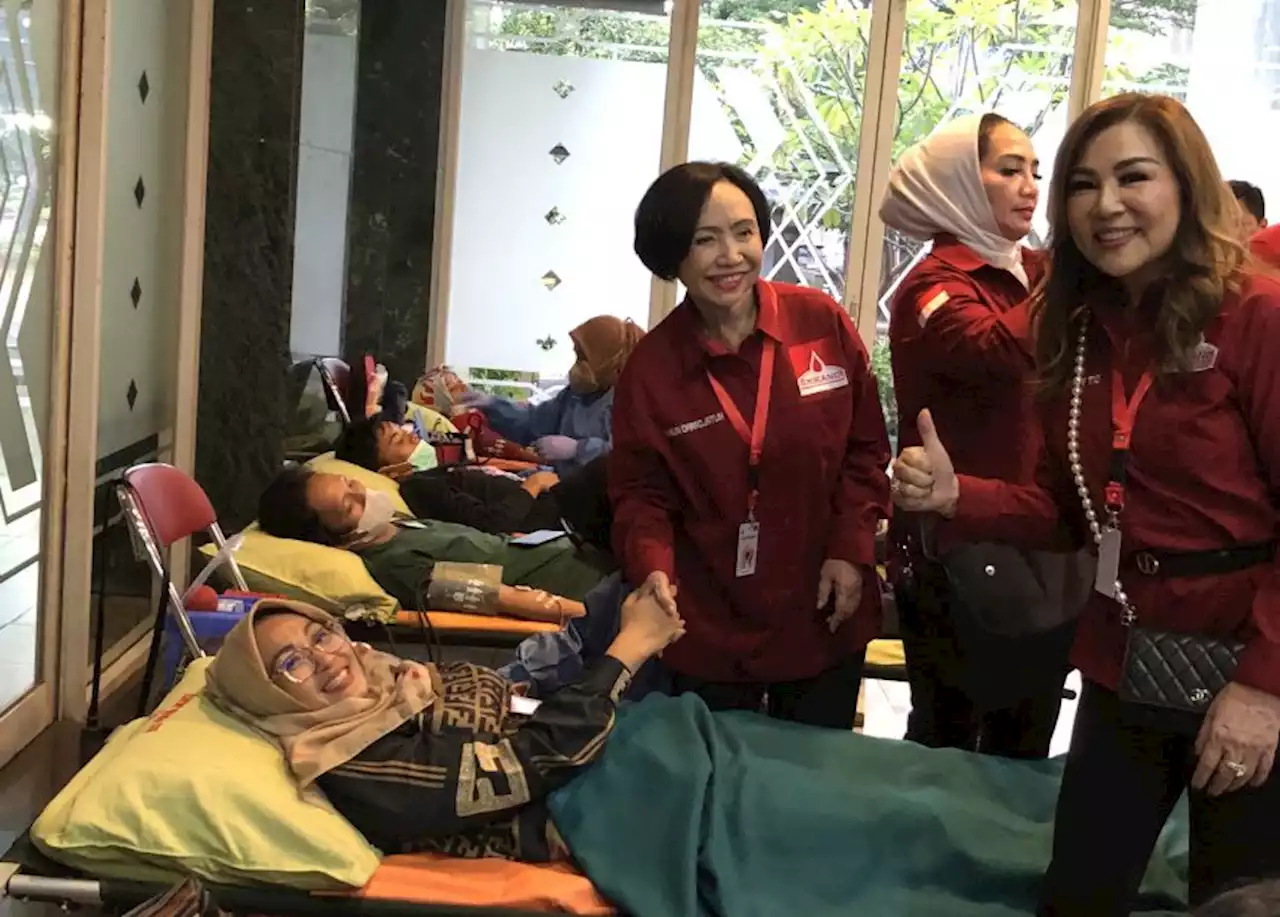 Srikandi PDDI Gelar Kegiatan Donor Darah dan Santunan Anak Yatim