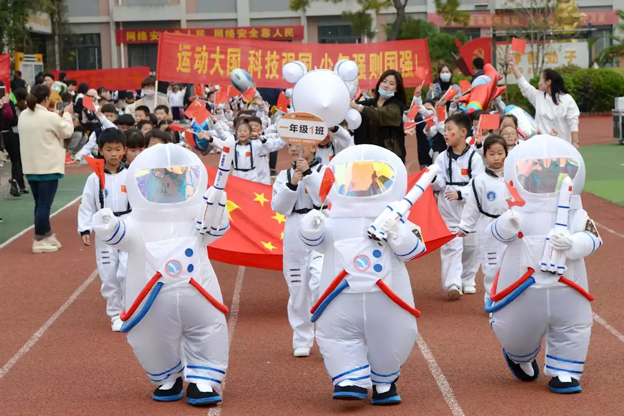 Does Video Show Chinese Children Wearing Hazmat Suits?