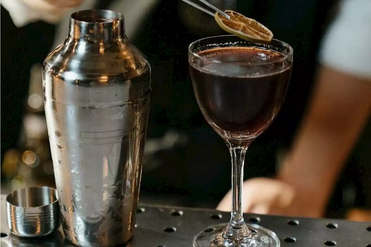 Japanese cafe fires waitress who concocted cocktails with her own blood