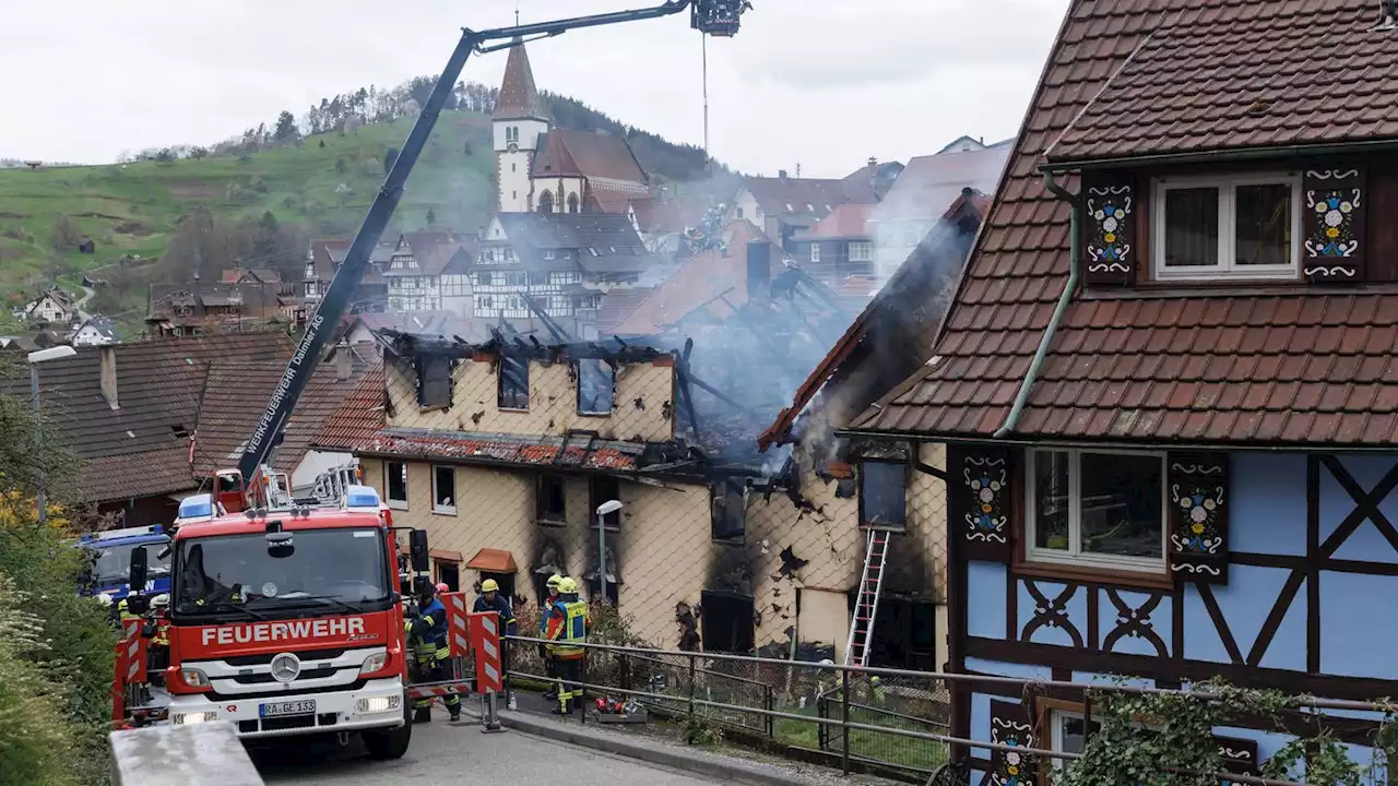 Möglicherweise drei tote Kinder bei Hausbrand in Gernsbach