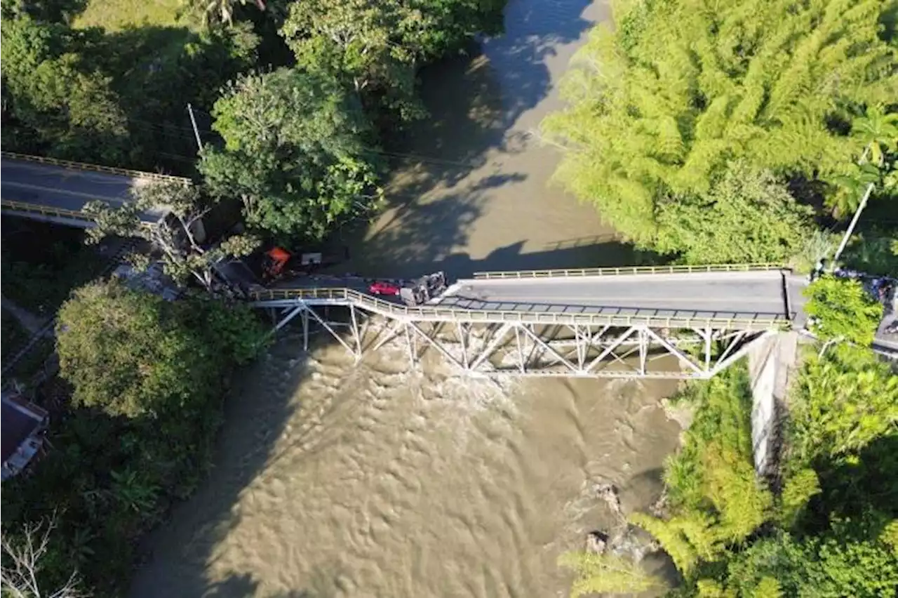 Puente que colapsó no reportaba fallas, aseguró la ANI