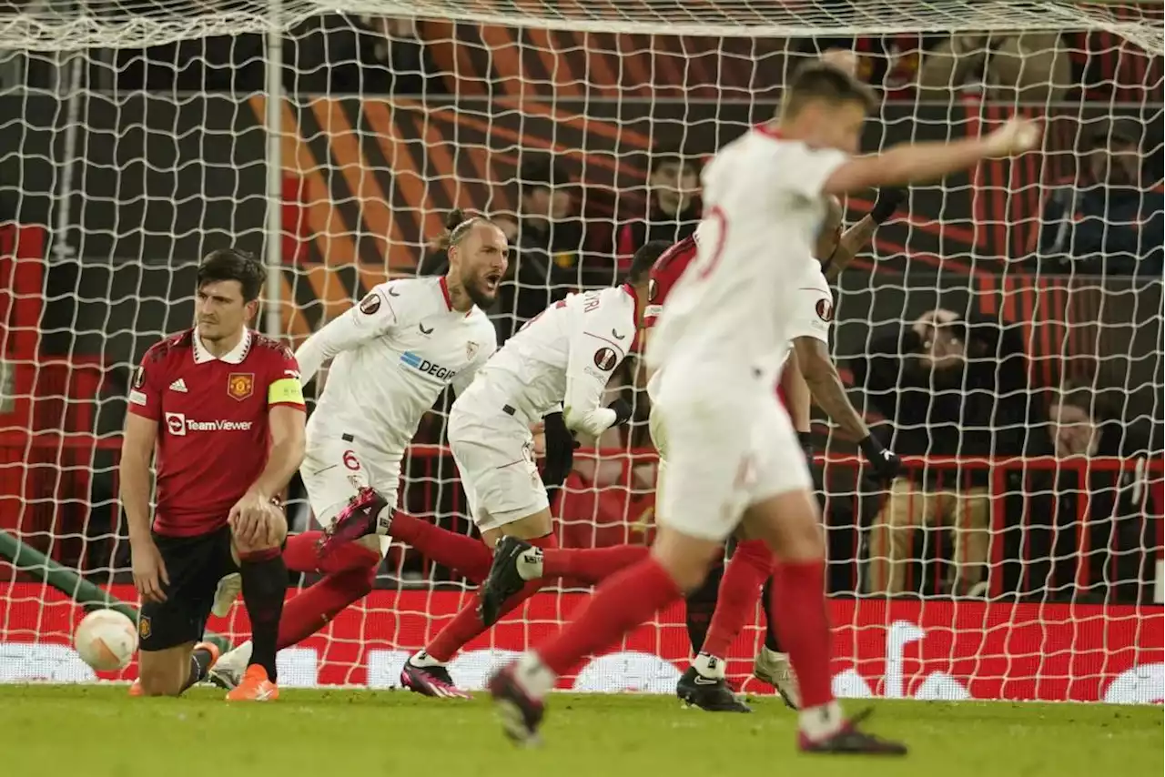 Manchester United tienen un día para el olvido: dos autogoles, y el Sevilla empata