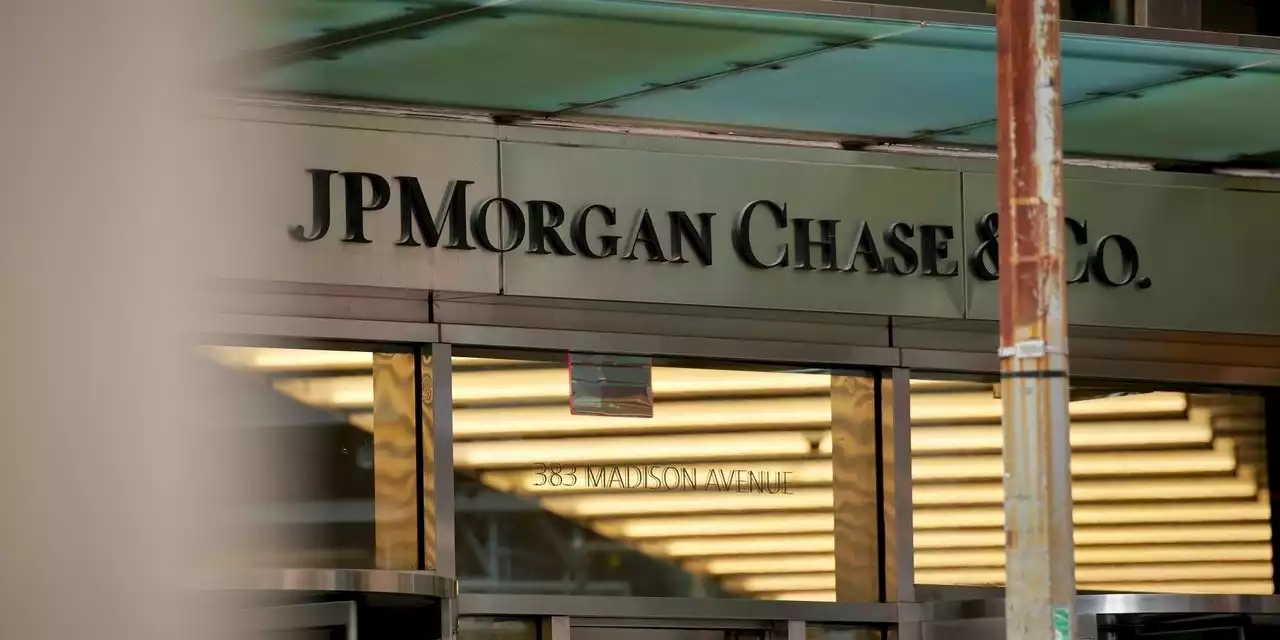 JPMorgan Flagged Epstein’s Large Withdrawals Years Before His 2008 Conviction, Lawsuit Alleges