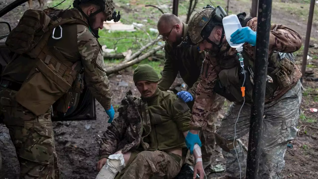 Ukraine: Lage in Bachmut spitzt sich zu - Heftige Kämpfe