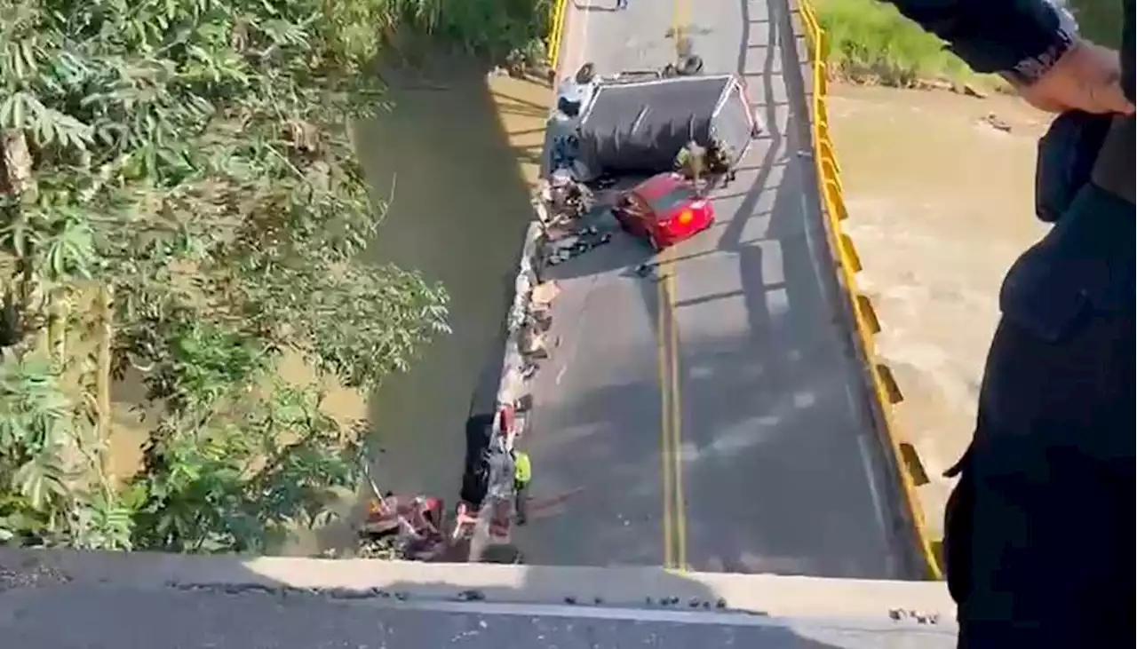 Puente sobre el río 'La vieja' fue revisado hace tres meses y no reportó fallas: ANI