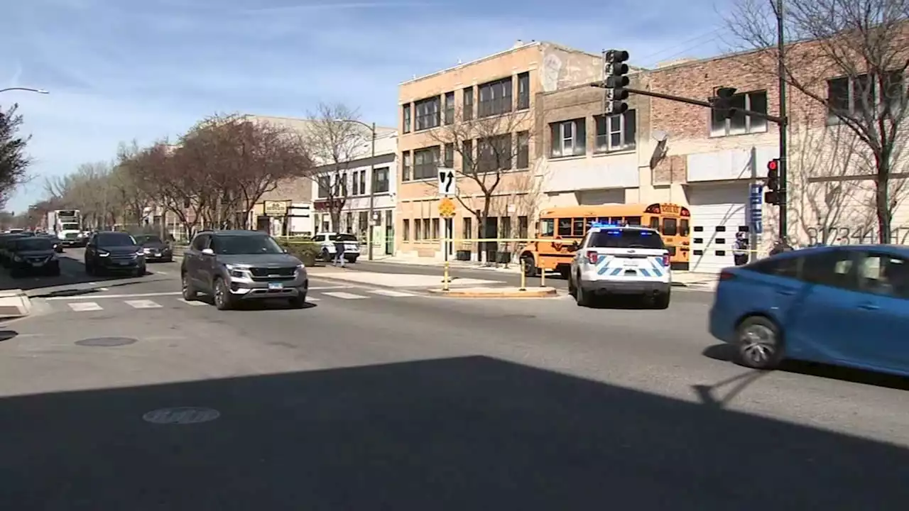 Chicago school bus struck by gunfire amid shootout during attempted carjacking in Tri-Taylor