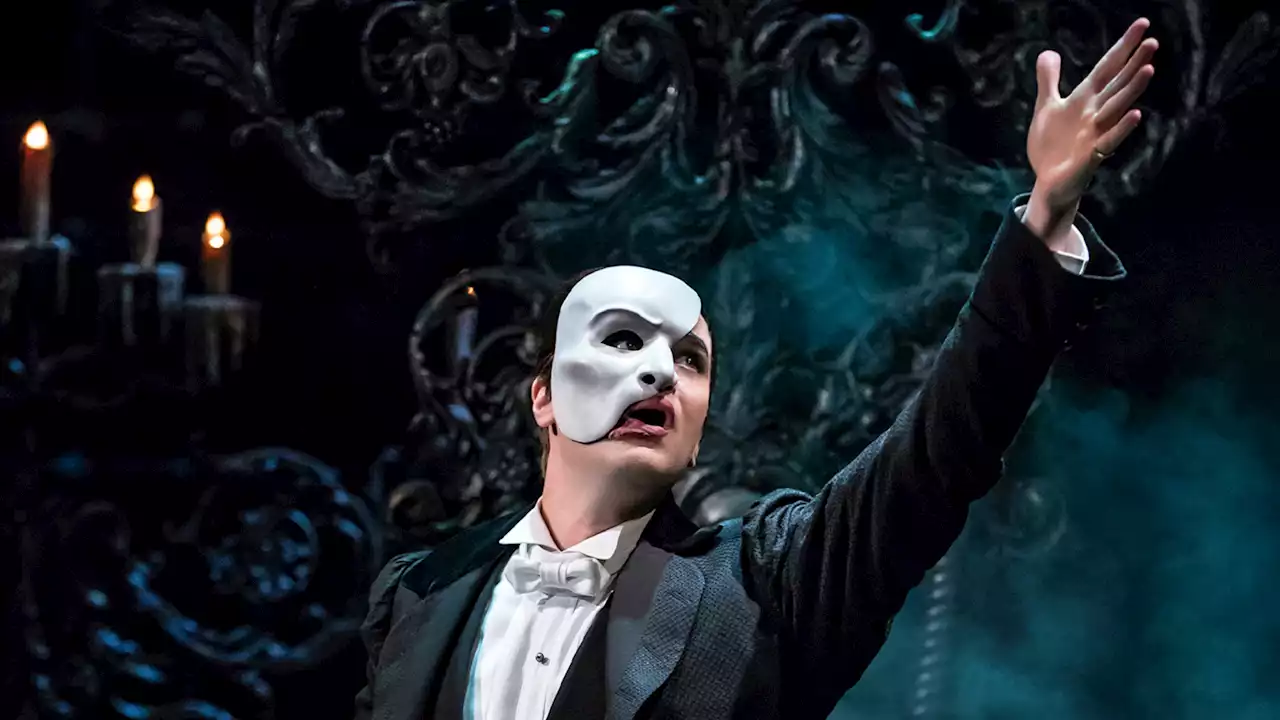 'Phantom of the Opera' celebrates last weekend on Broadway before closing