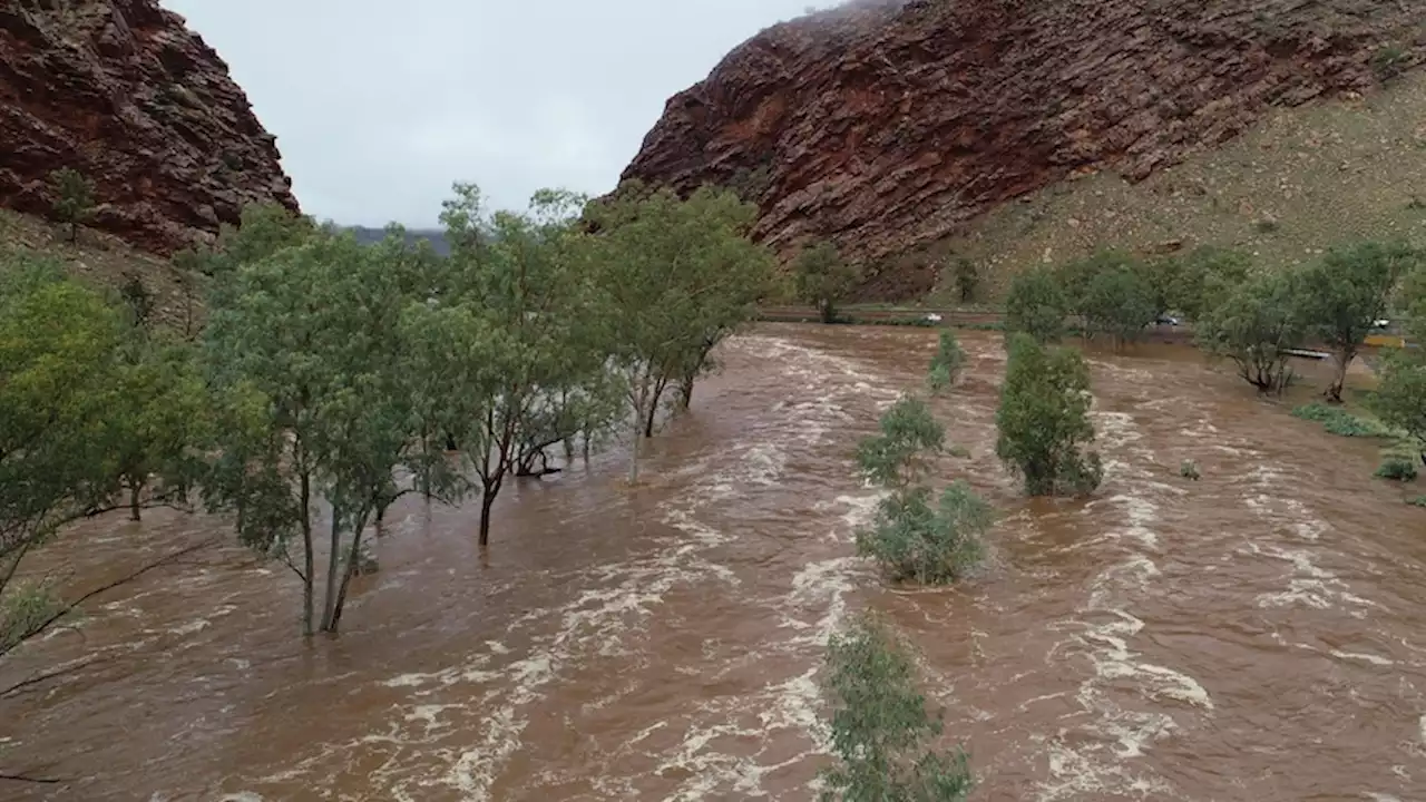 Tropical low from Cyclone Ilsa to impact Northern Territory's south from tomorrow