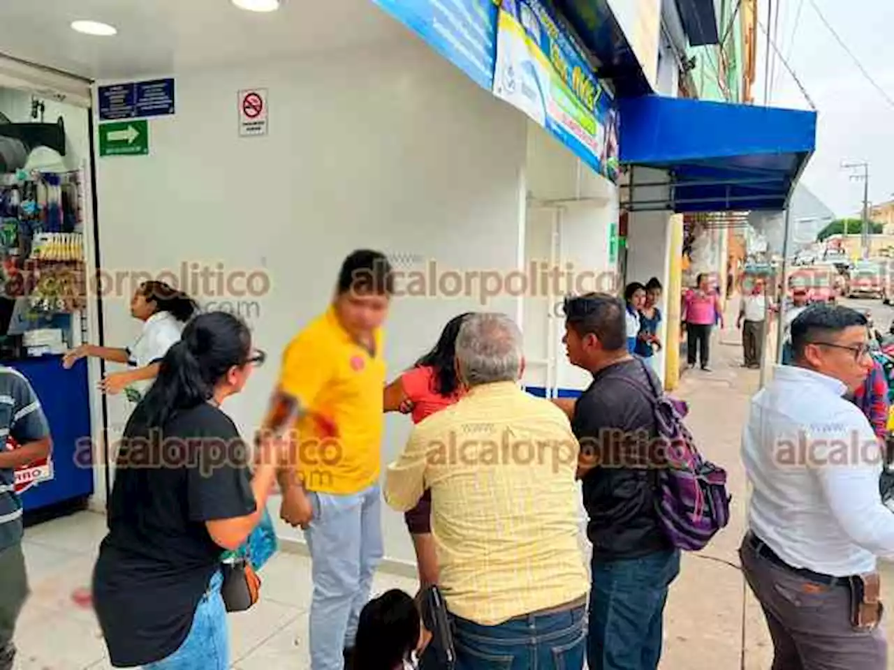 Cuatro heridos deja robo con violencia en el centro de Acayucan