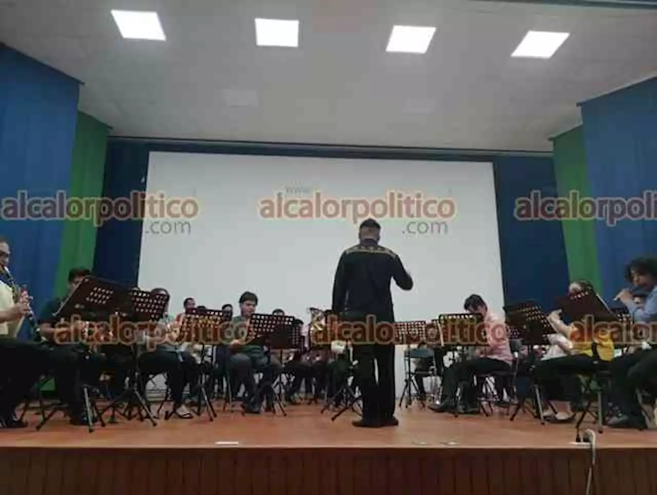 Folclor y tradición de Oaxaca resaltaron importancia del patrimonio cultural, en Xalapa