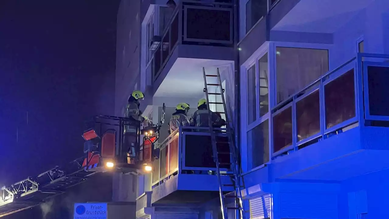 Wohnung in Berlin-Hellersdorf in Brand: Mehrere Verletzte