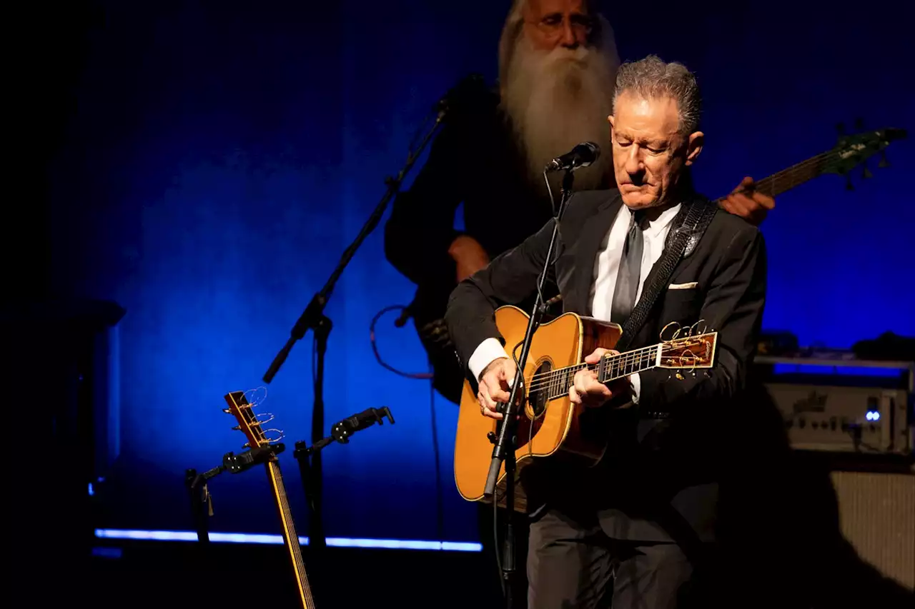 Lyle Lovett Opened His 3-Night Majestic Theatre Shows With a Texas Music Master Class