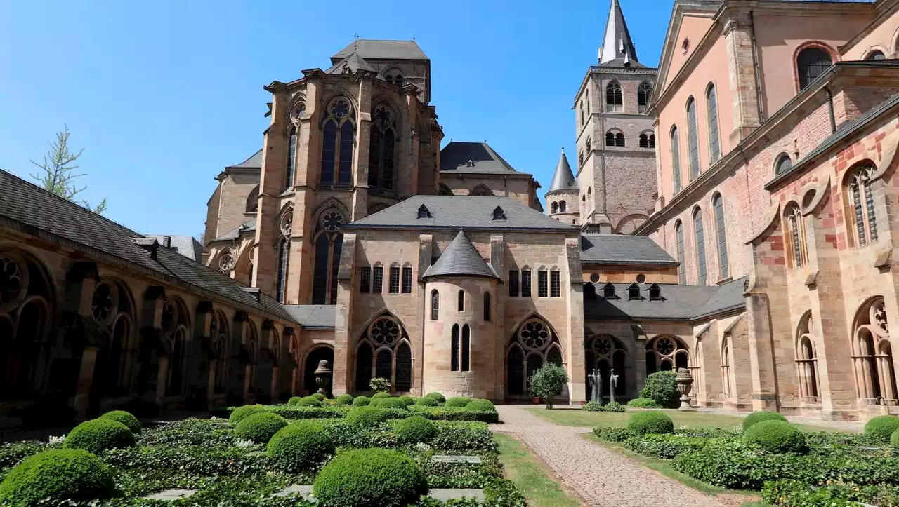 Bistum Trier: Früherer Priester soll seine Missbrauchsopfer fotografiert und gefilmt haben