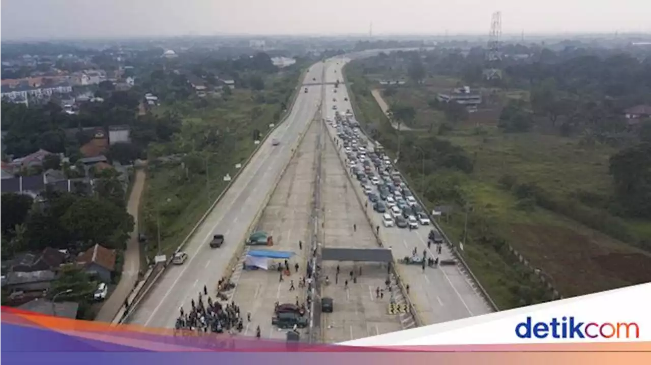 Berkali-kali Tol Jatikarya Diblokir Warga yang Minta Solusi