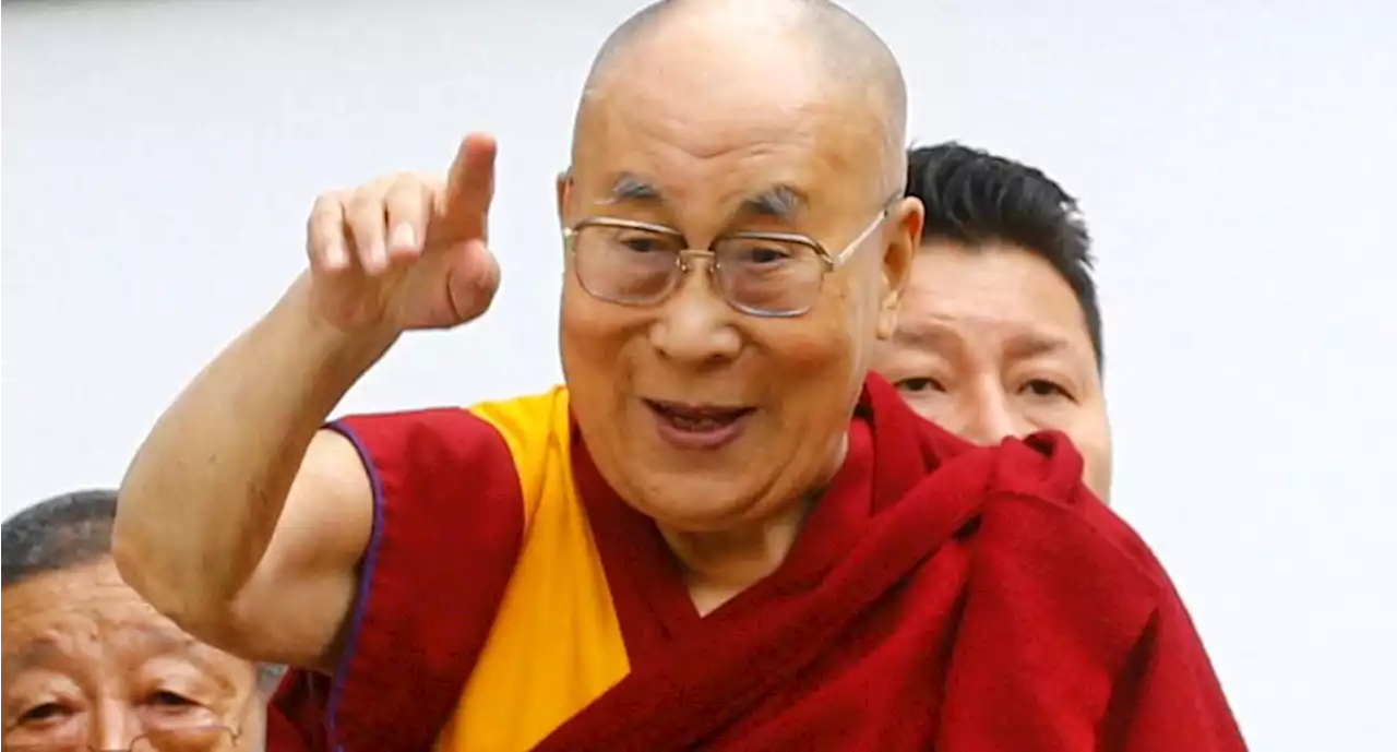 “No se puede ignorar el ángulo político”, líderes tibetanos apuntan a China por el controvertido video del Dalái Lama