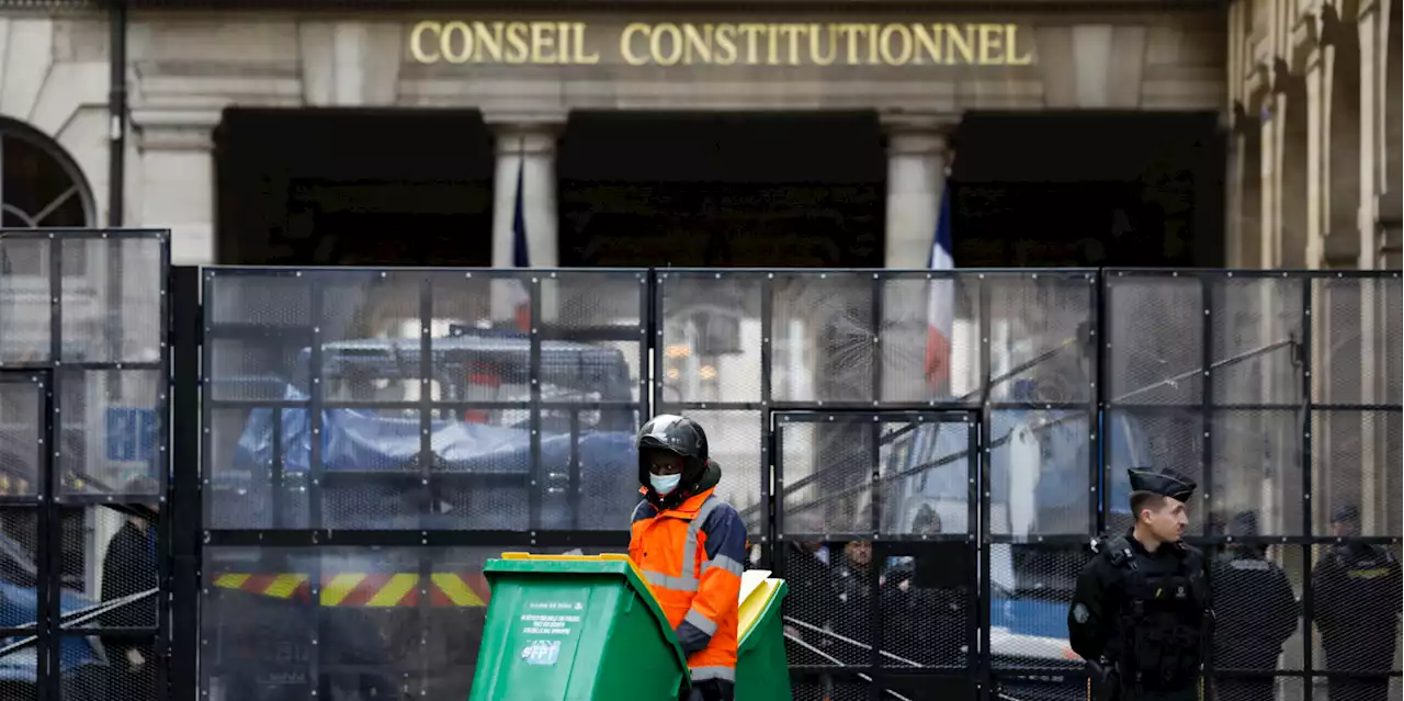 EN DIRECT - Retraites : plusieurs centaines de jeunes manifestent à Paris avant la décision constitutionnelle