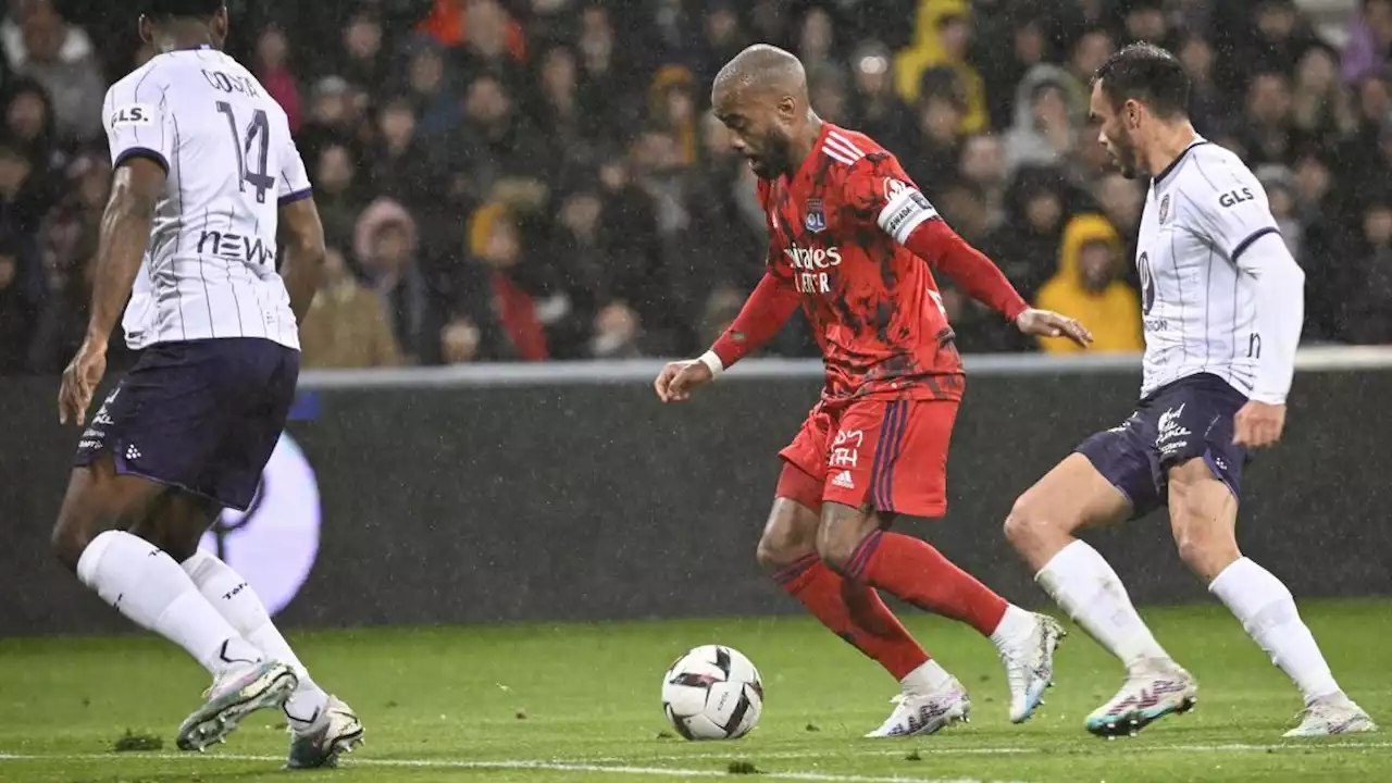 Ligue 1 : l’OL arrache la victoire à Toulouse et peut croire à l’Europe