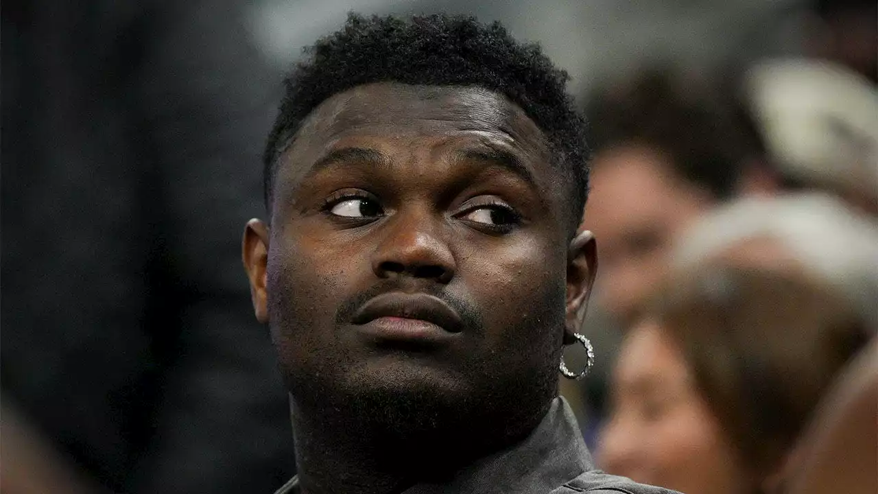 Zion Williamson dunks in warmups despite not being ready to play in critical game