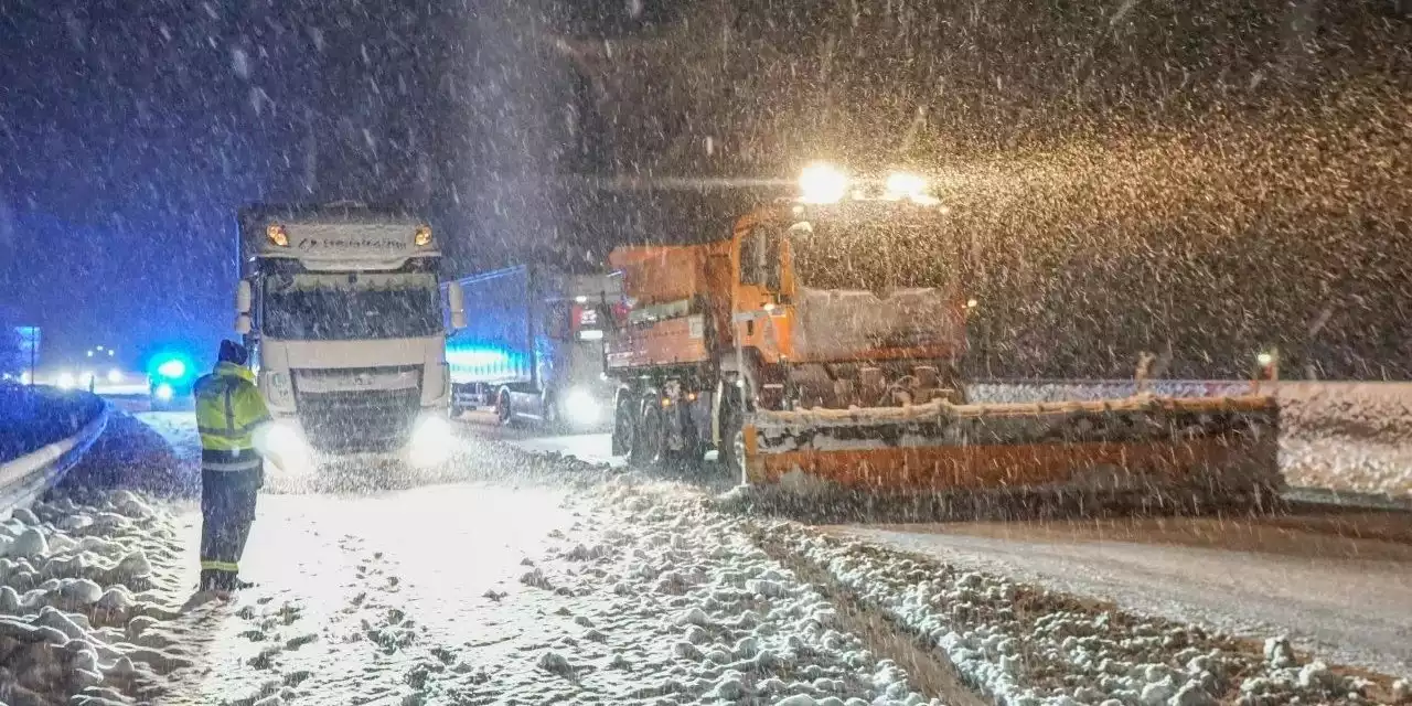 Wintereinbruch! Verkehrschaos auf Autobahnen in NÖ