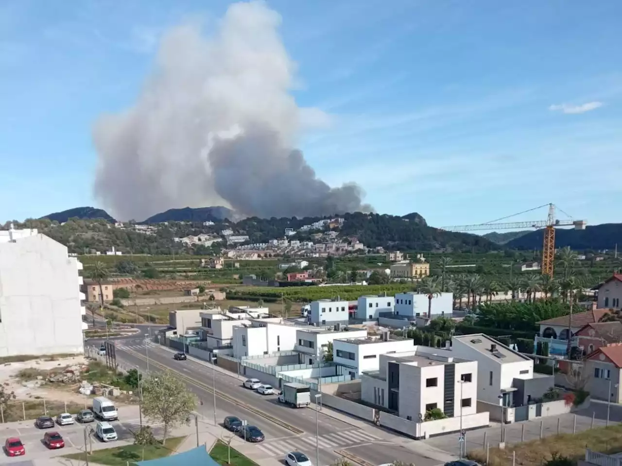 Declarado un incendio en la zona de la Casella de Alzira