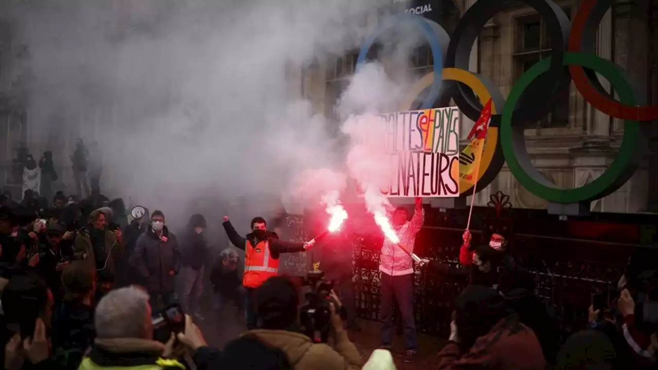 Francia aprueba aumentar la edad de retiro; se vienen oleadas de protestas