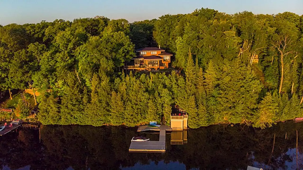 Habitat: A mid-century sanctuary by Ontario’s Chandos Lake - Macleans.ca