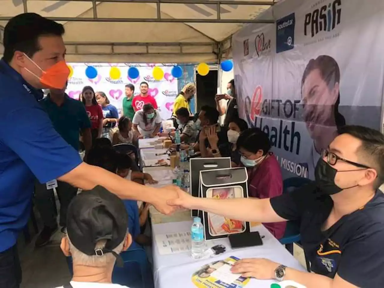 Pasig LGU, Robinsons Land conduct medical mission in city's poorest area