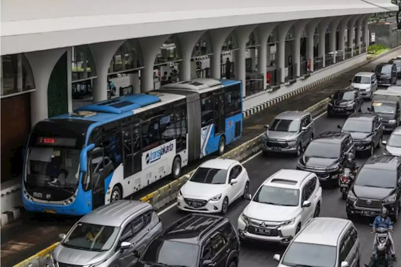 Direncanakan Naik, Dishub DKI Tegaskan Tarif TransJakarta Masih Sama