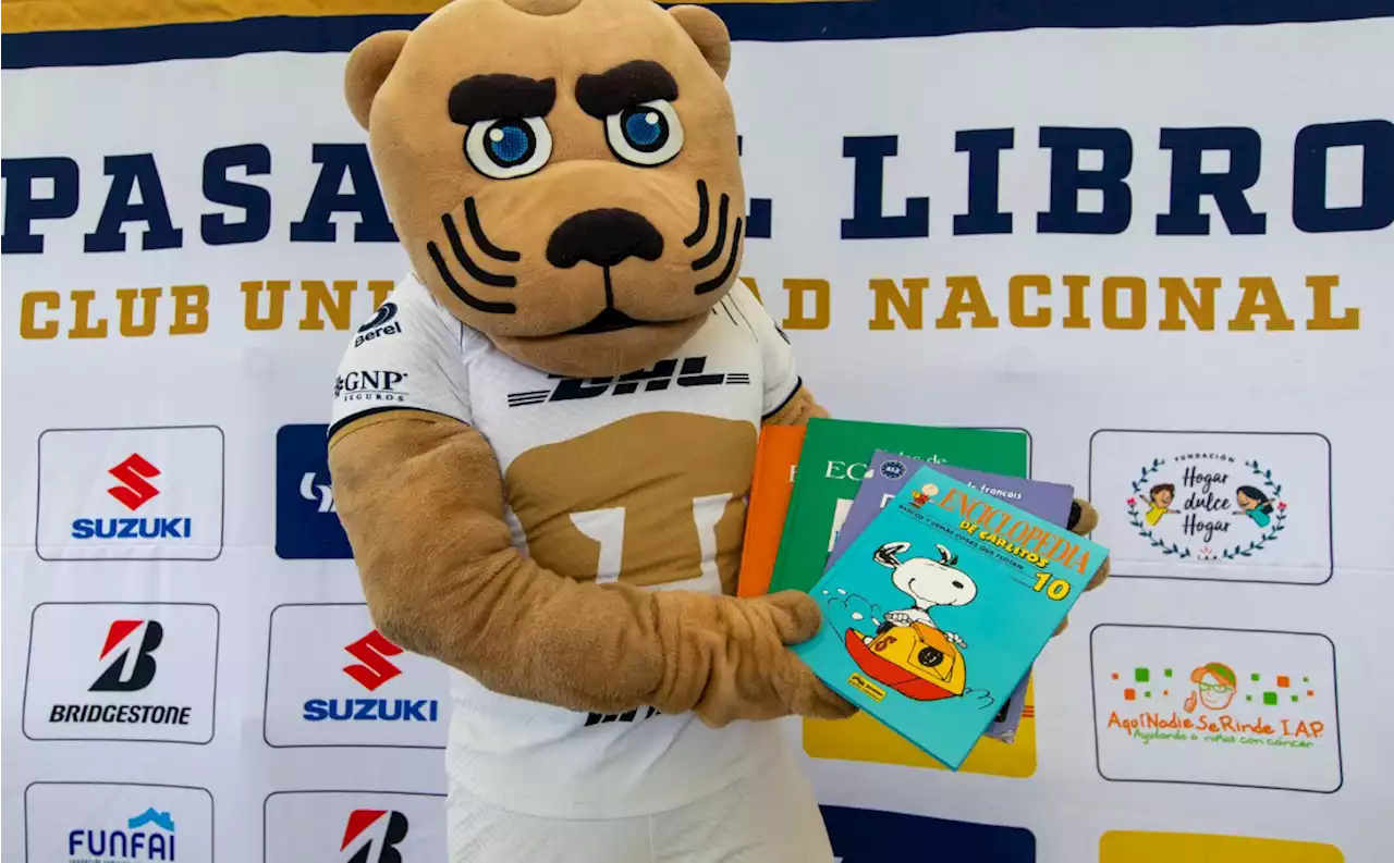 Pumas de la mano de sus patrocinadores dona libros