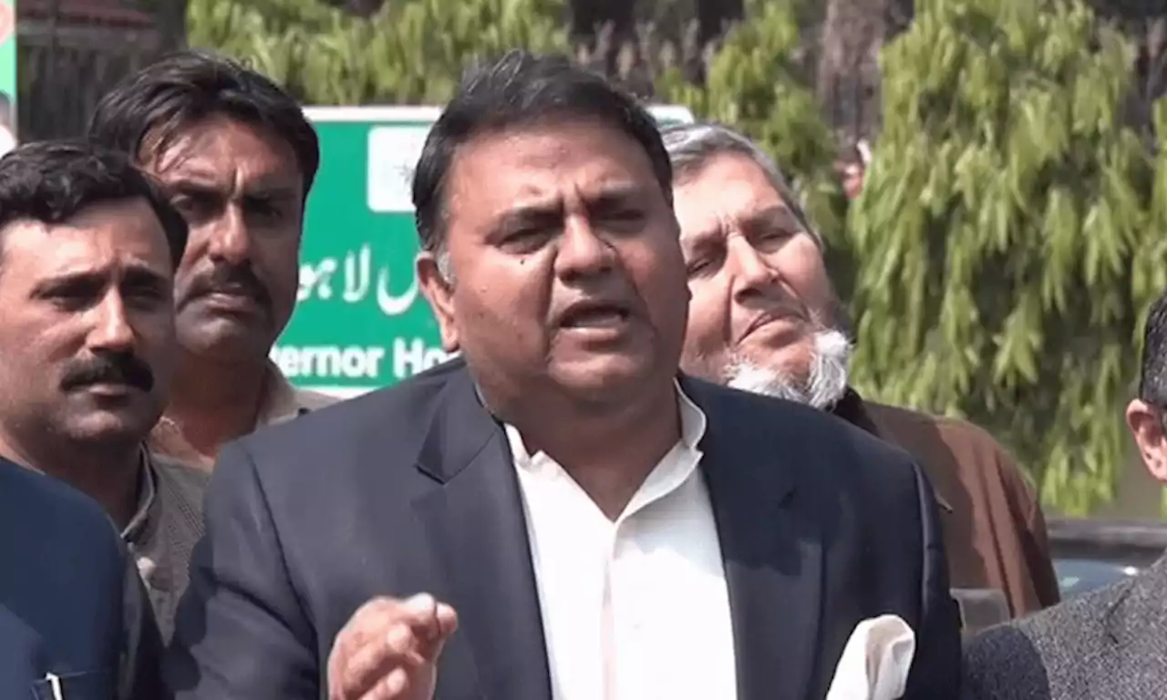 نگراں وزیر اعلیٰ پنجاب 23 اپریل کو کوئی چیک سائن نہیں کر سکیں گے: فواد چودھری