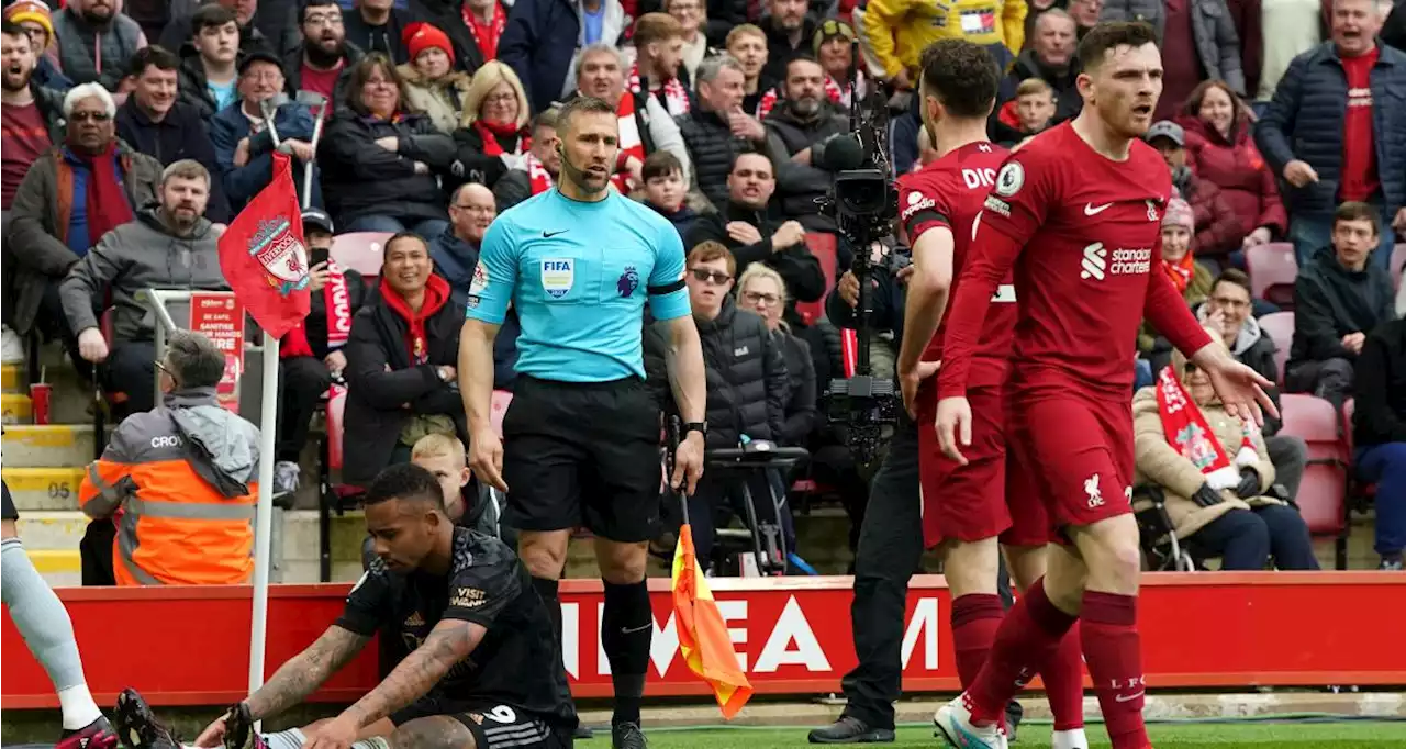 Liverpool : l'arbitre qui a frappé Robertson ne sera pas sanctionné