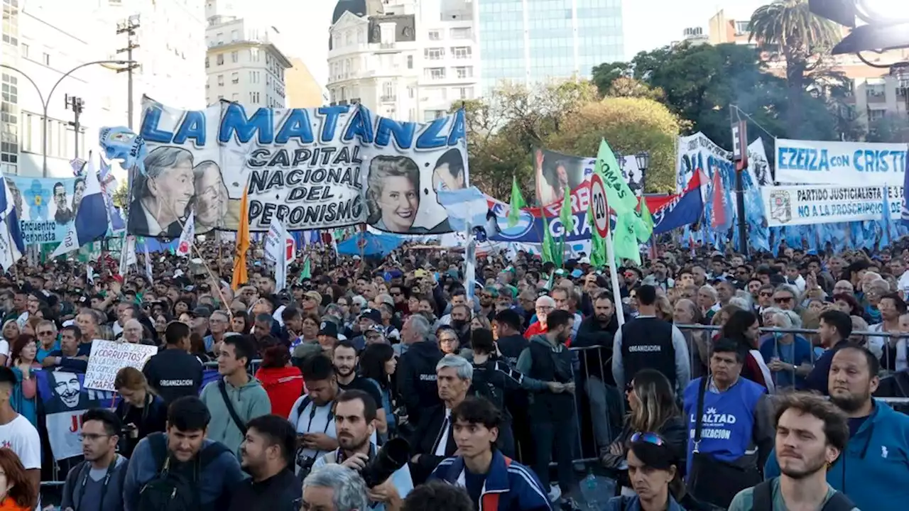 Una Plaza Lavalle con impronta bonaerense | Fuerte presencia del PJ provincial en el acto por Cristina