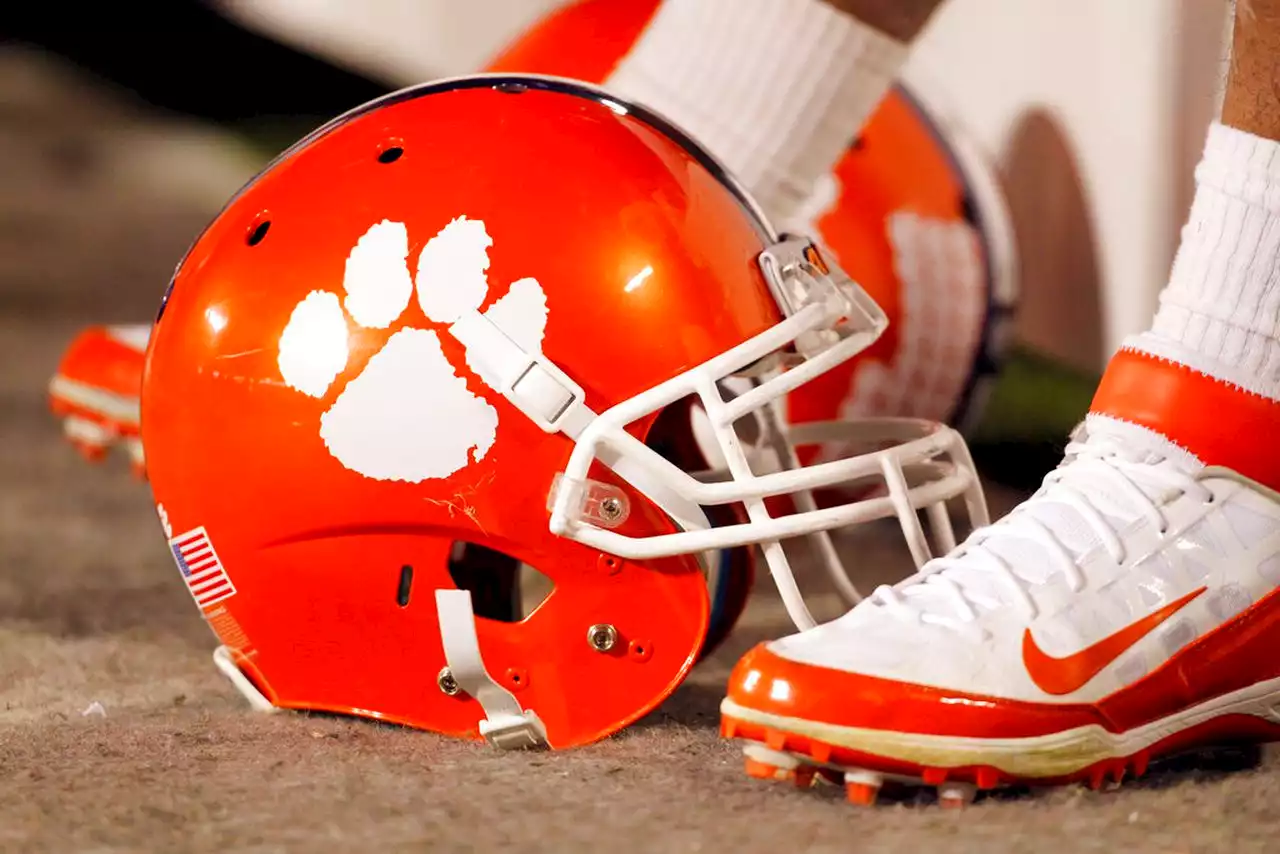 Former Clemson football All-American dies after cancer battle: reports