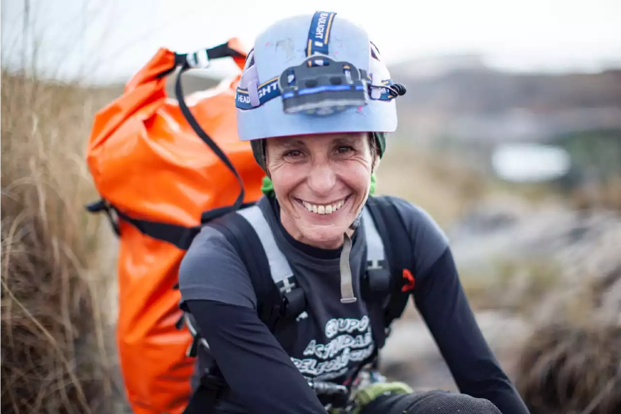 'No quería salir': mujer duró 500 días dentro de una cueva y rompió récord mundial - Pulzo